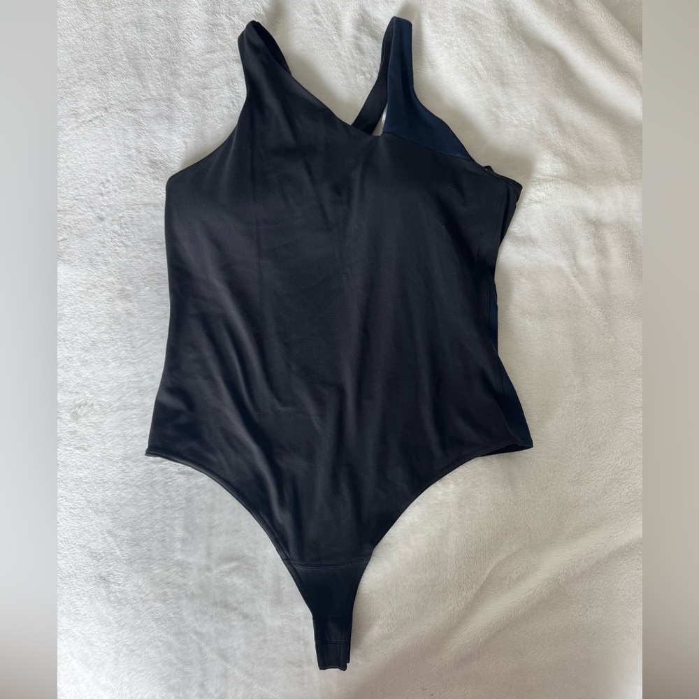 Lululemon Size 12 Nulu Asymmetrical Bodysuit Tank Bra BLK/TRNV Black Navy
